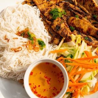 Grilled Chicken Vermicelli Bowl
